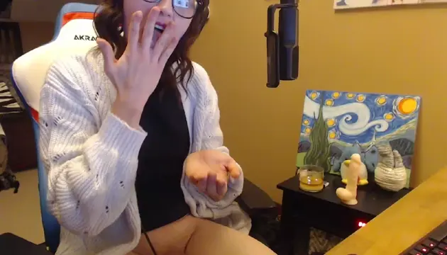 Poster: Shemale Webcams Video for November 26, 2019 – 17