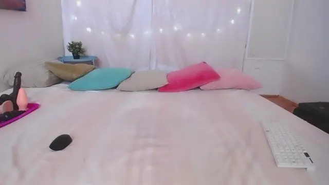 Poster: Shemale Webcams Video for August 21, 2021 – 24