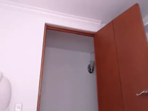 Poster: Shemale Webcams Video for April 27, 2019 – 50